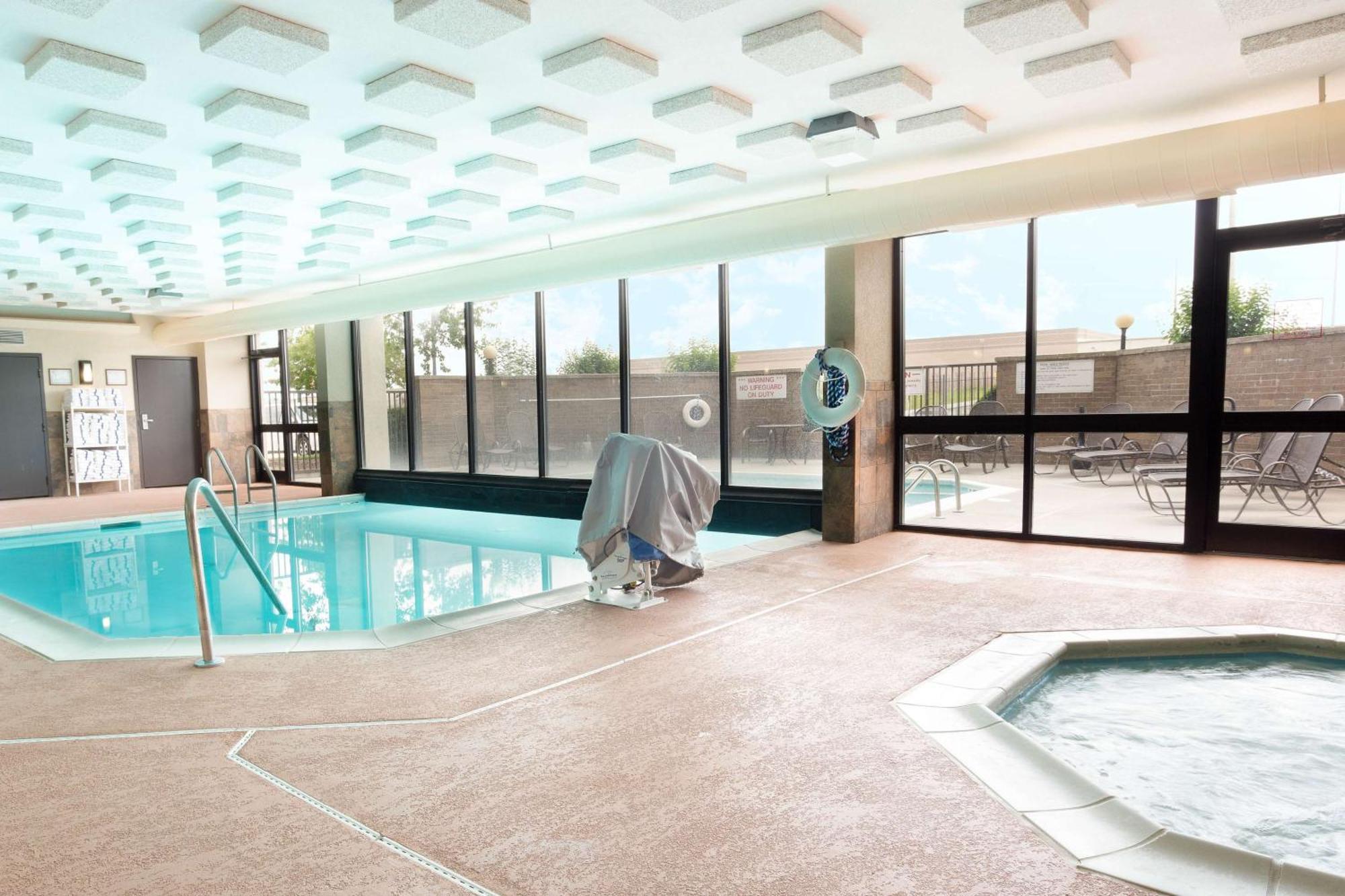 Drury Inn & Suites Atlanta Мороу Екстериор снимка